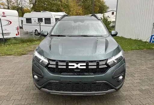 Neu Dacia Jogger Expression 122 PS (89 kW) 2025 Grün Van / Kleinbus