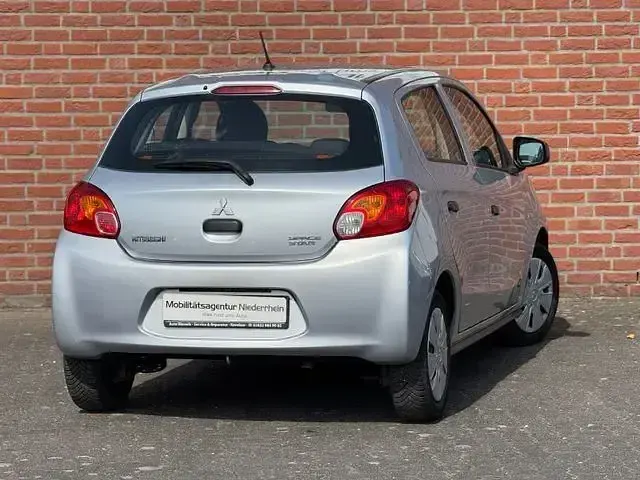 Gebraucht Mitsubishi Space Star 71 PS (52 kW) 2016 Grau Kleinwagen