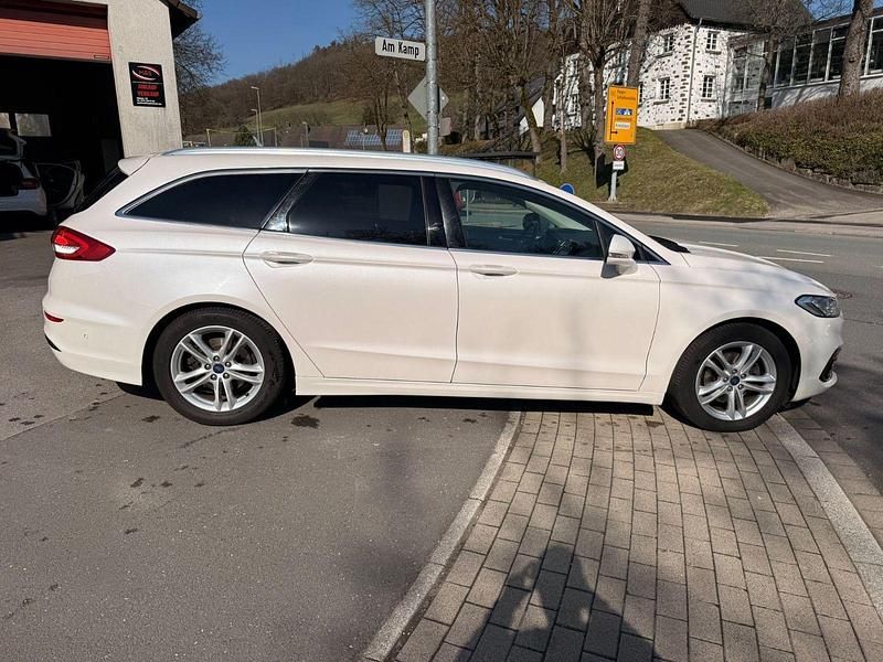 Gebraucht Ford Mondeo Titanium 150 PS (110 kW) 2019 Weiß Kombi