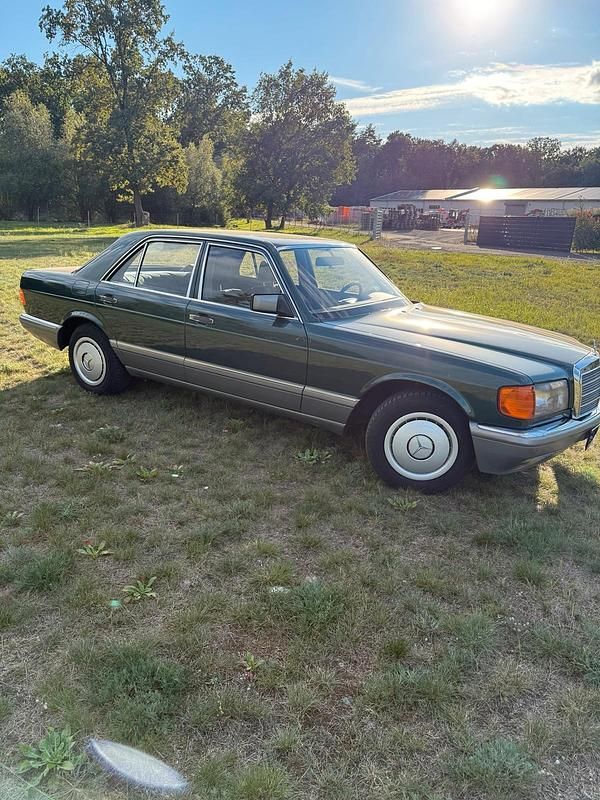Grün Gebraucht 1988 Mercedes 300 SE Limousine | 16.700 € - Bild 1/4