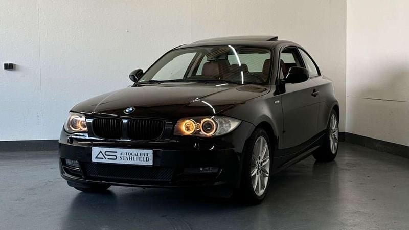 Schwarz Gebraucht 2010 BMW 118 Coupé Sport Line Coupé | 5.999 € (Etwas zu teuer) - Bild 1/4
