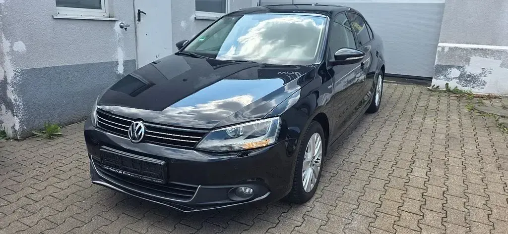 Gebraucht VW Jetta Life 105 PS (77 kW) 2014 Schwarz Limousine