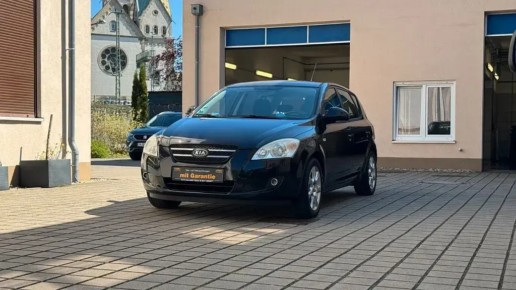 Usata Kia Ceed 122 CV (89 kW) 2008 Nero Utilitaria