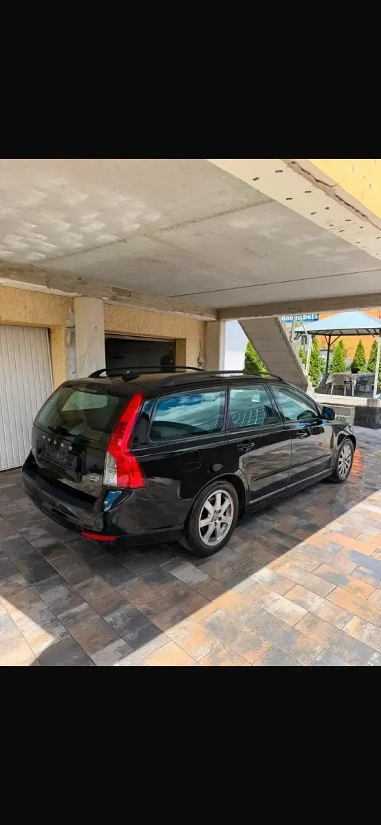 Gebraucht Volvo V50 131 PS (96 kW) 2010 Schwarz Kombi
