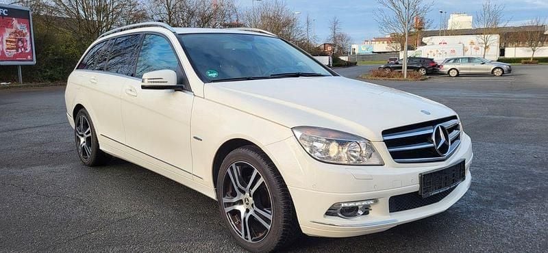 Weiß Gebraucht 2011 Mercedes C220 Avantgarde Kombi | 9.500 € (Guter Preis) - Bild 1/4