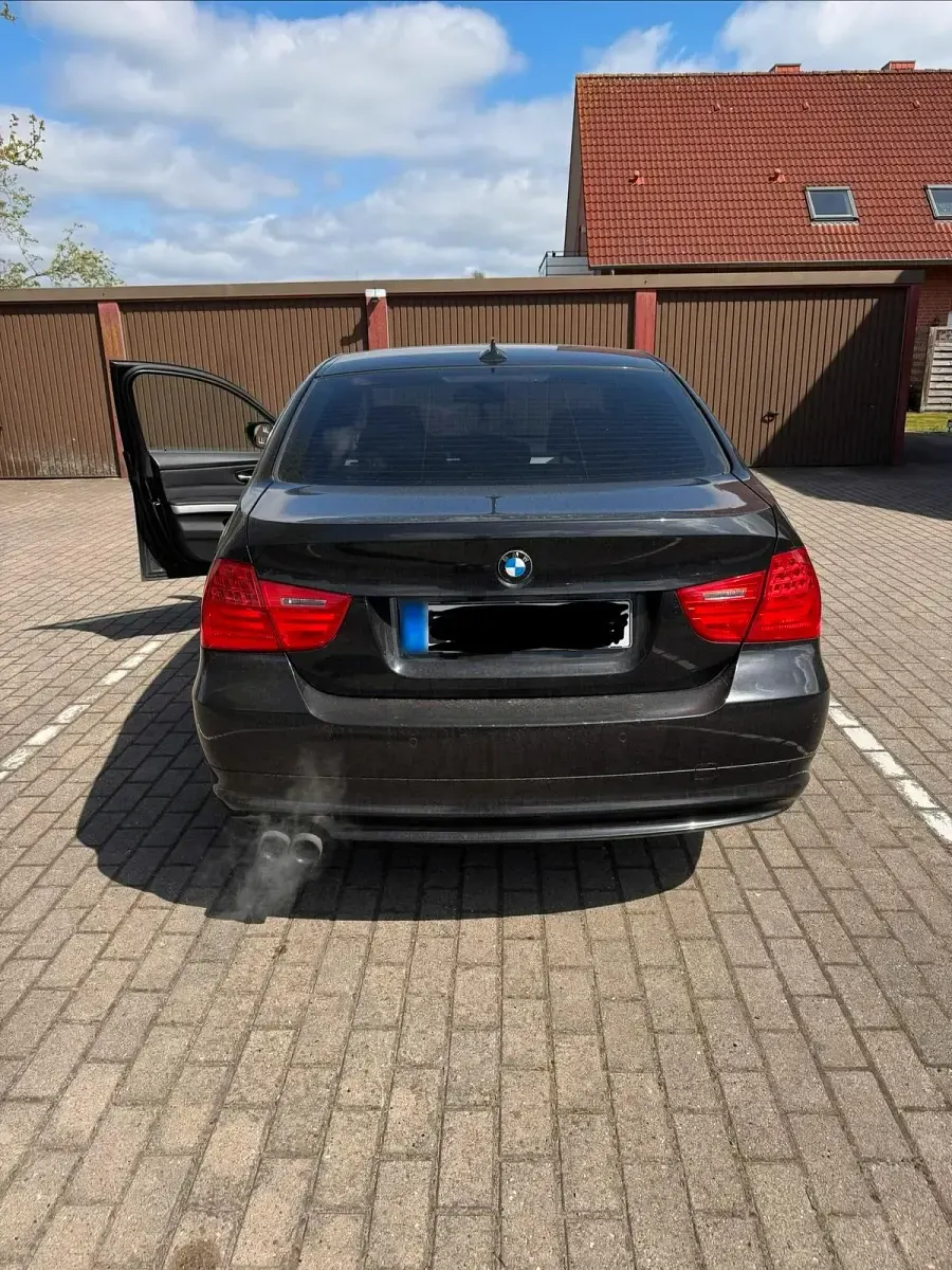 Gebraucht BMW 325 218 PS (160 kW) 2008 Schwarz Limousine