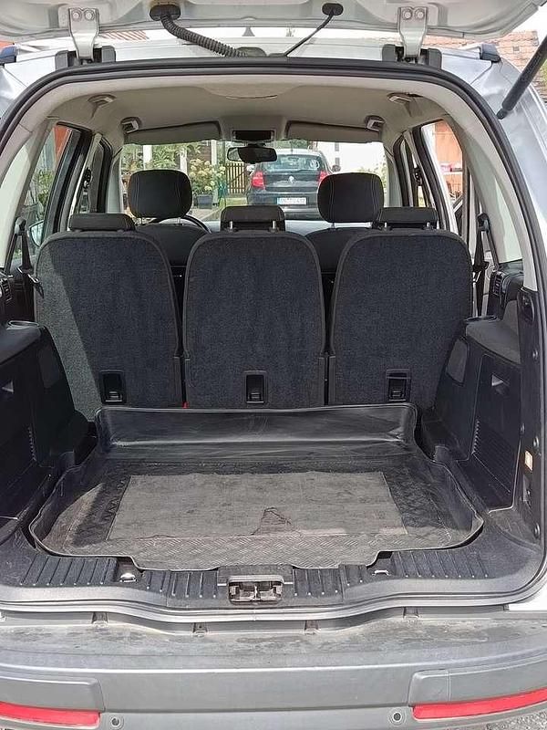 Gebraucht Ford Galaxy Ambiente 145 PS (106 kW) 2012 Silber Van / Kleinbus