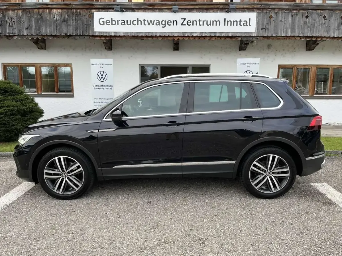 Gebraucht VW Tiguan Elegance 200 PS (147 kW) 2020 Deep black perleffekt SUV