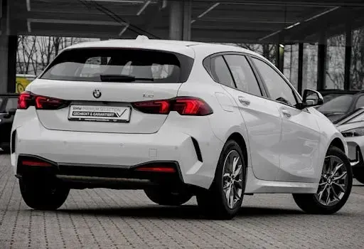 Gebraucht BMW 120 Shadowline 170 PS (125 kW) 2025 Weiß Kleinwagen