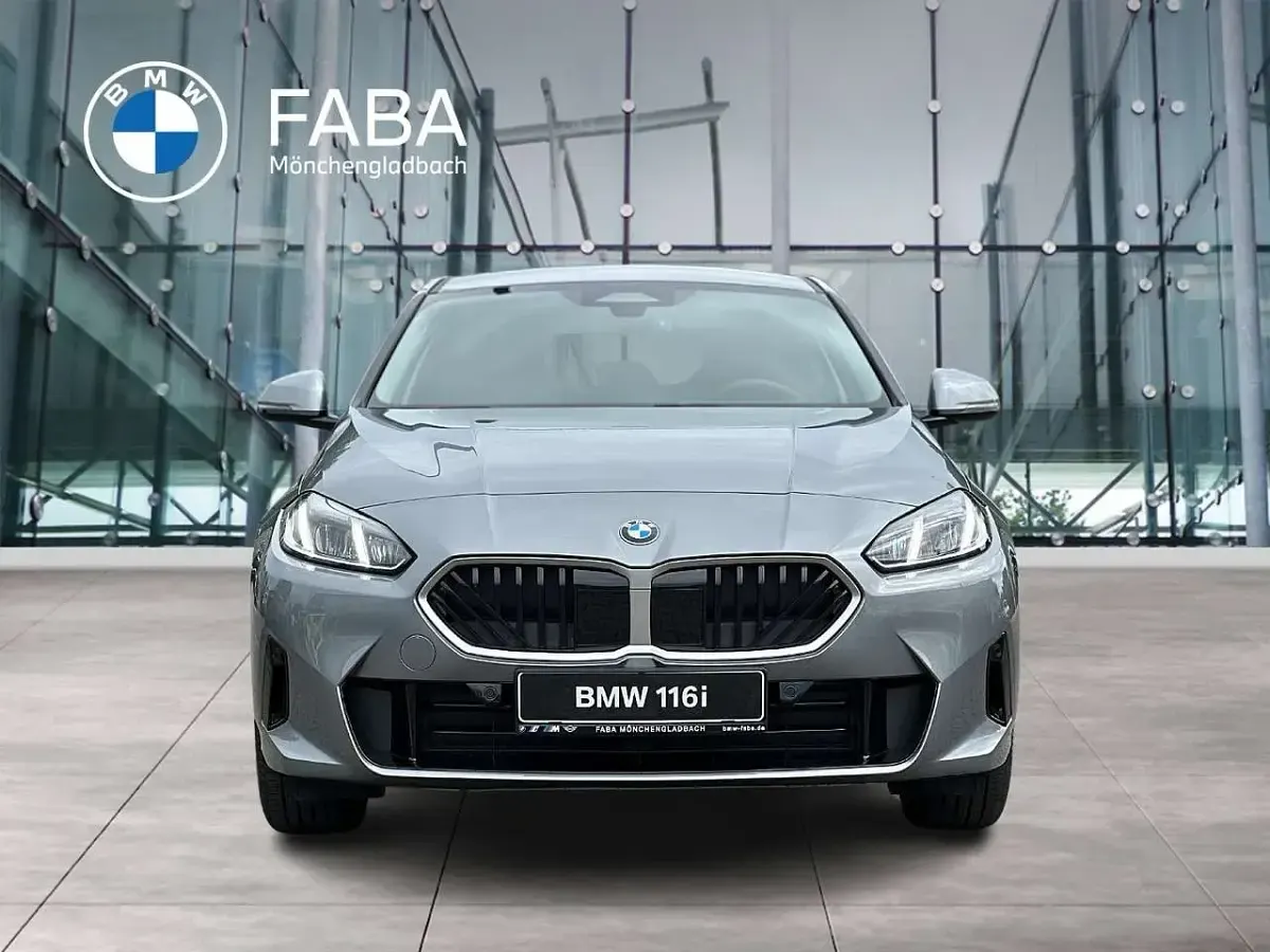 Neu BMW 116 Performance 122 PS (89 kW) 2026 Grau Kleinwagen