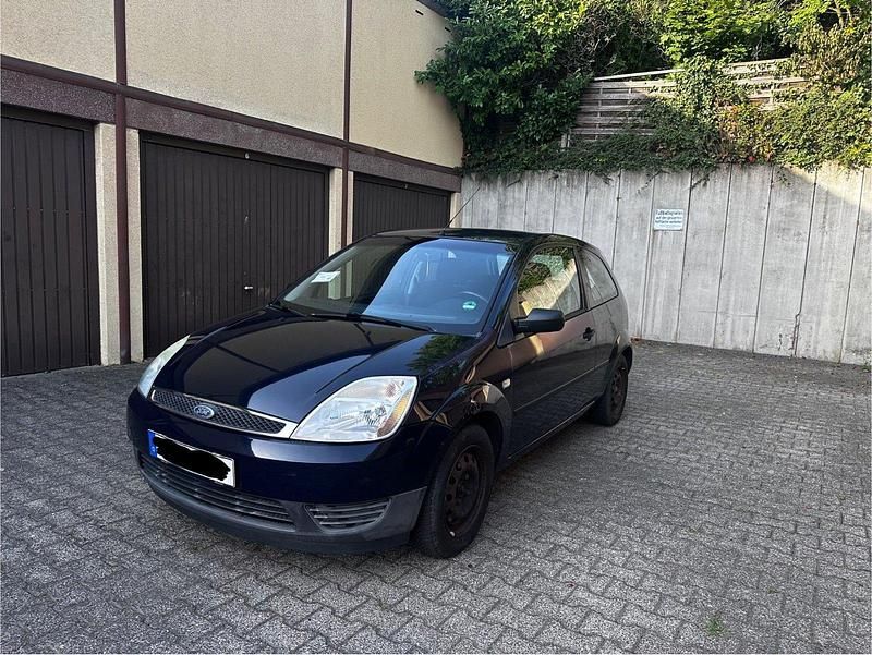 Blau Gebraucht 2004 Ford Fiesta Kleinwagen | 2.000 € (Fairer Preis) - Bild 1/4