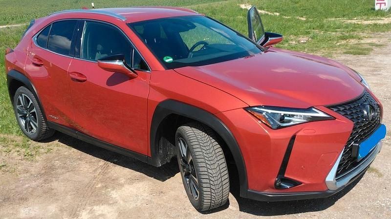 Gebraucht Lexus UX 184 PS (135 kW) 2021 Orange SUV