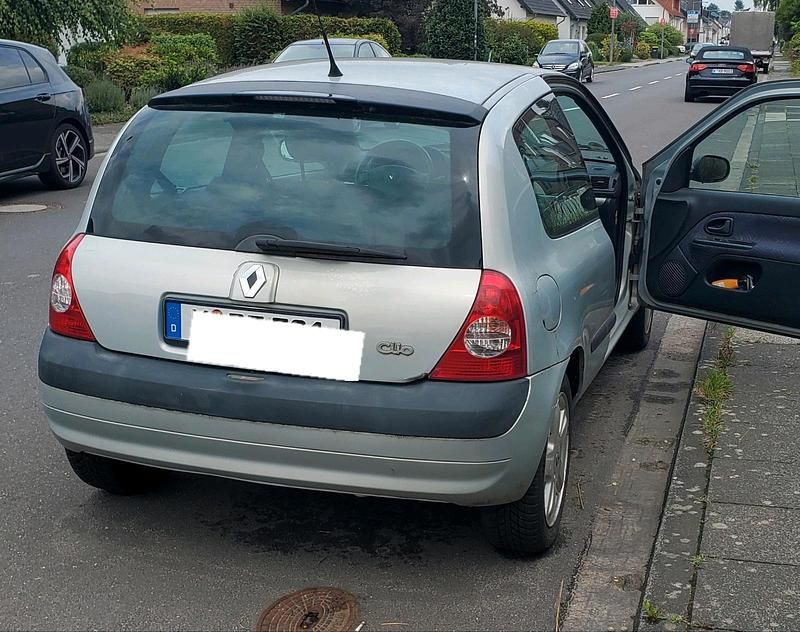 Gebraucht 2002 Renault Clio II Kleinwagen | 500 € - Bild 1/4