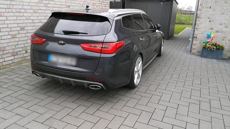 Gebraucht Kia Optima GT-Line 141 PS (103 kW) 2017 Grau Kombi
