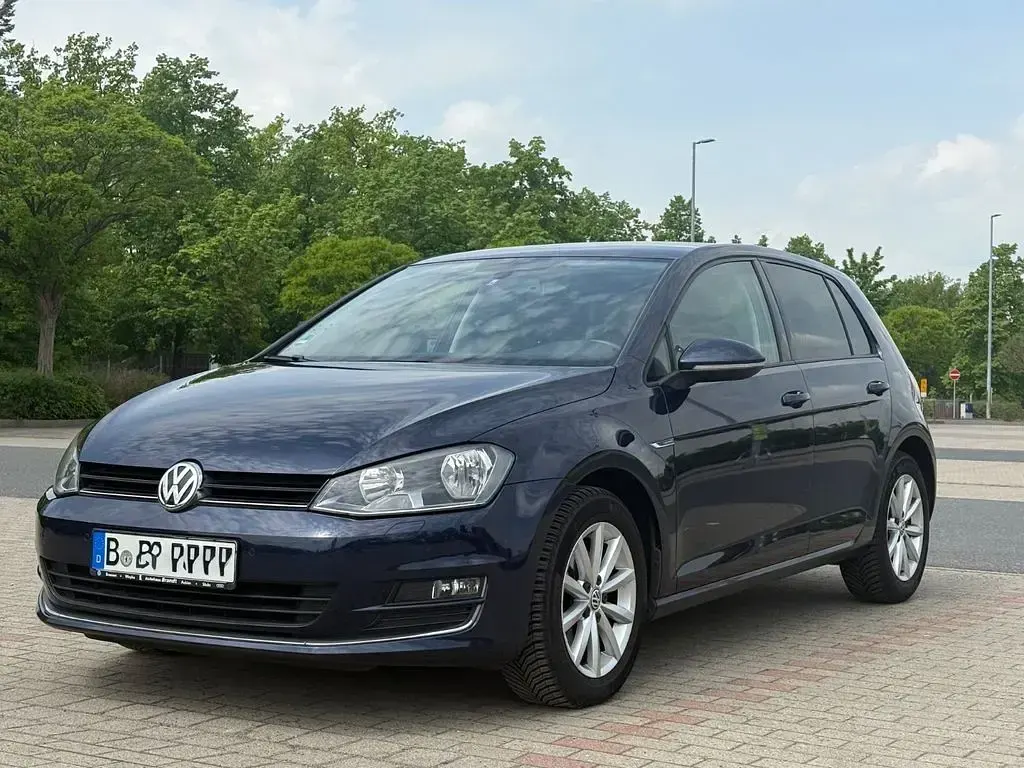 Second-hand VW Golf VII LOUNGE 110 CP (80 kW) 2015 Albastru Berlinǎ