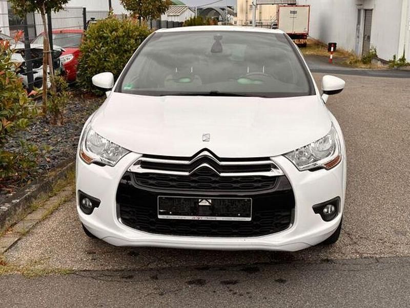 Gebraucht Citroën DS4 So Chic 120 PS (88 kW) 2014 Weiß Kleinwagen