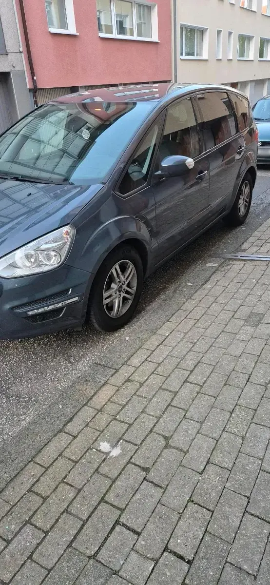 Second-hand Ford S-MAX S 140 CP (102 kW) 2013 Andere farben Monovolum