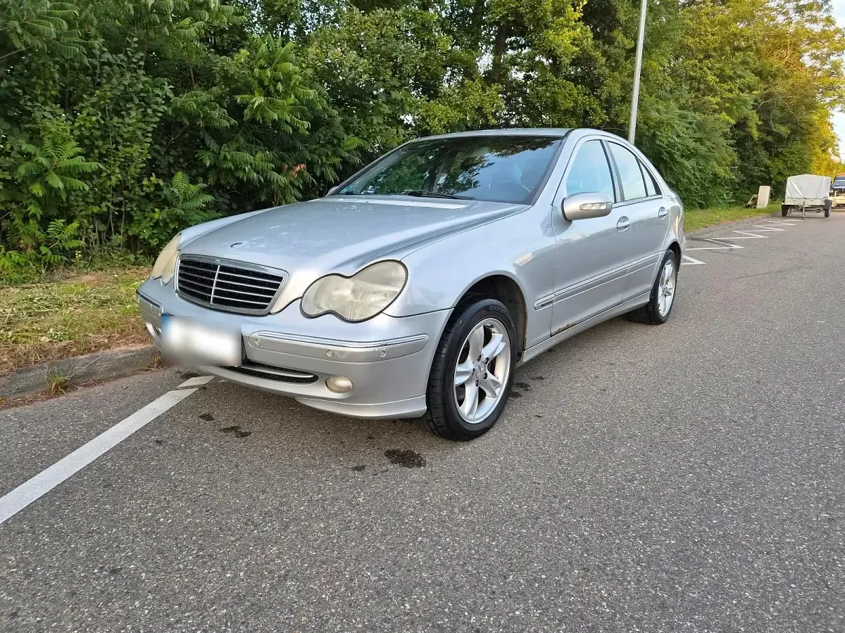 Gebraucht Mercedes C220 Avantgarde 143 PS (105 kW) 2002 Grau Limousine