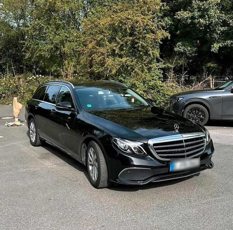 Gebraucht Mercedes E200 184 PS (135 kW) 2018 Schwarz Kombi