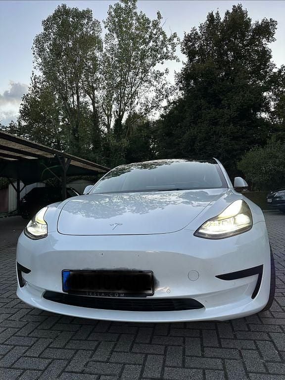 Gebraucht Tesla Model 3 Standard Range Plus 239 kW (325 PS) 2021 Weiß Limousine