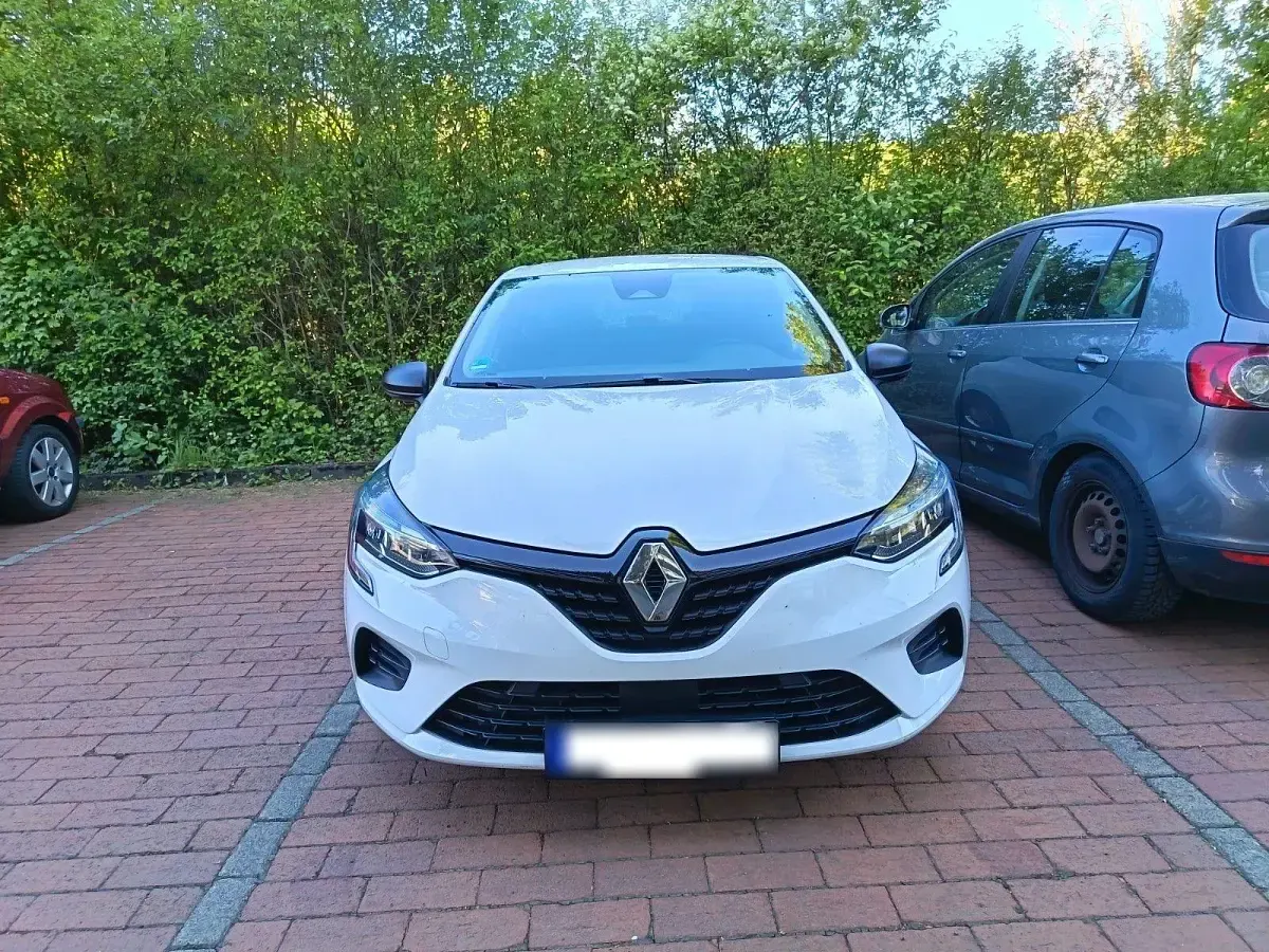 Second-hand Renault Clio V 73 CP (53 kW) 2020 Alb Hatchback