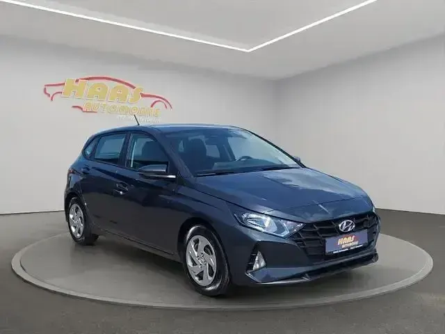 Gebraucht Hyundai i20 Select 84 PS (61 kW) 2022 Grau Kleinwagen