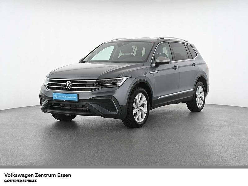 Platinum grey metallic Gebraucht 2024 VW Tiguan Allspace Life SUV | 36.950 € (Fairer Preis) - Bild 1/4