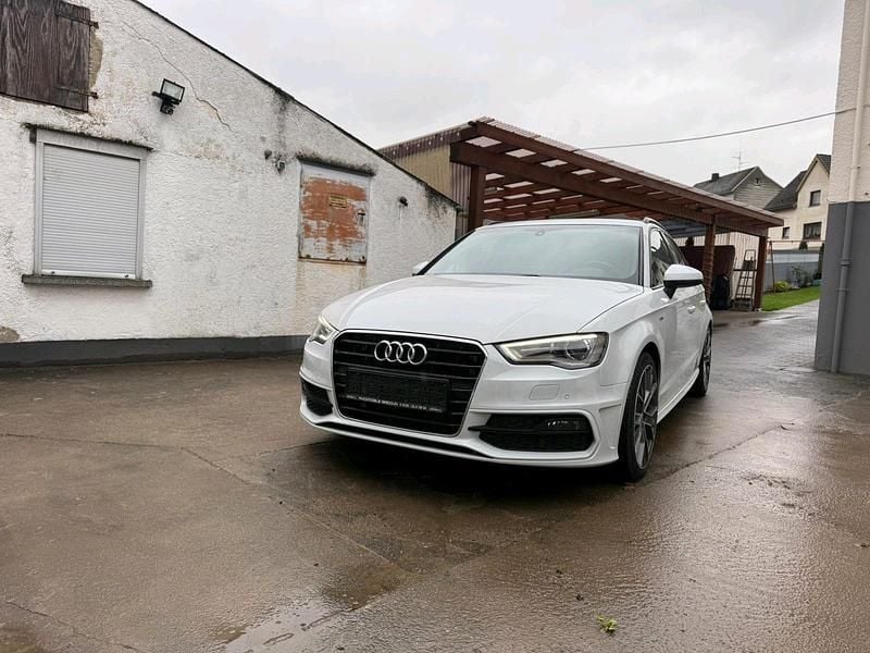 Weiß Gebraucht 2015 Audi A3 Kleinwagen | 13.780 € (Fairer Preis) - Bild 1/4