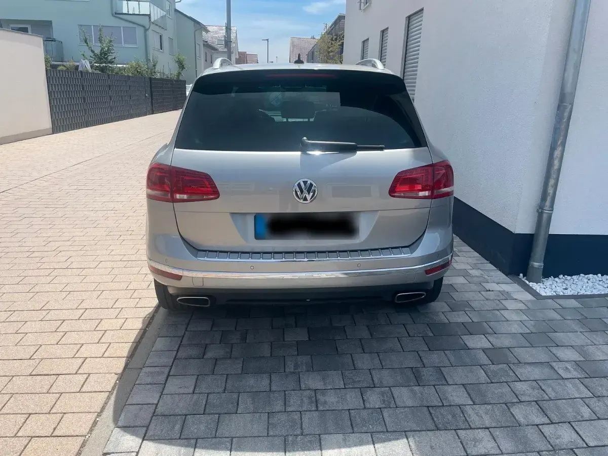 Gebraucht VW Touareg 262 PS (192 kW) 2018 Grau SUV