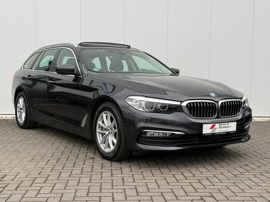 Gebraucht BMW 530 Performance 265 PS (194 kW) 2018 Sophistograu Kombi