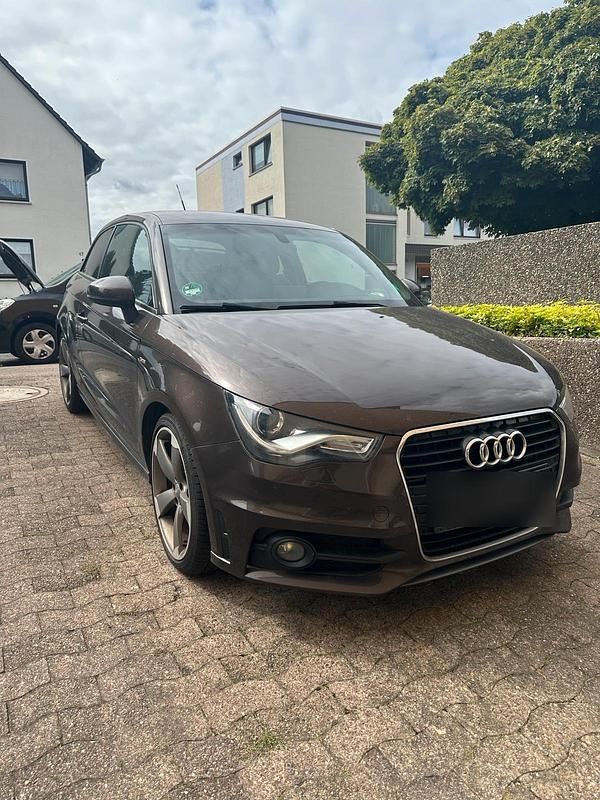 Braun Gebraucht 2012 Audi A1 Sportback Kleinwagen | 8.000 € (Fairer Preis) - Bild 1/4