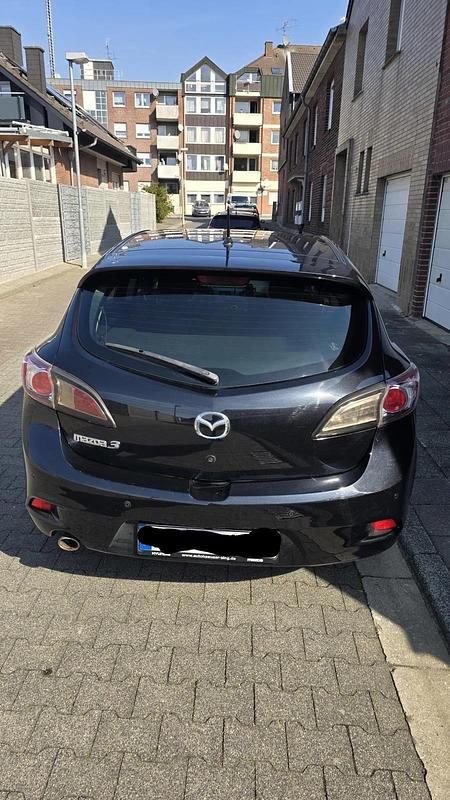 Gebraucht Mazda 3 105 PS (77 kW) 2013 Schwarz Limousine