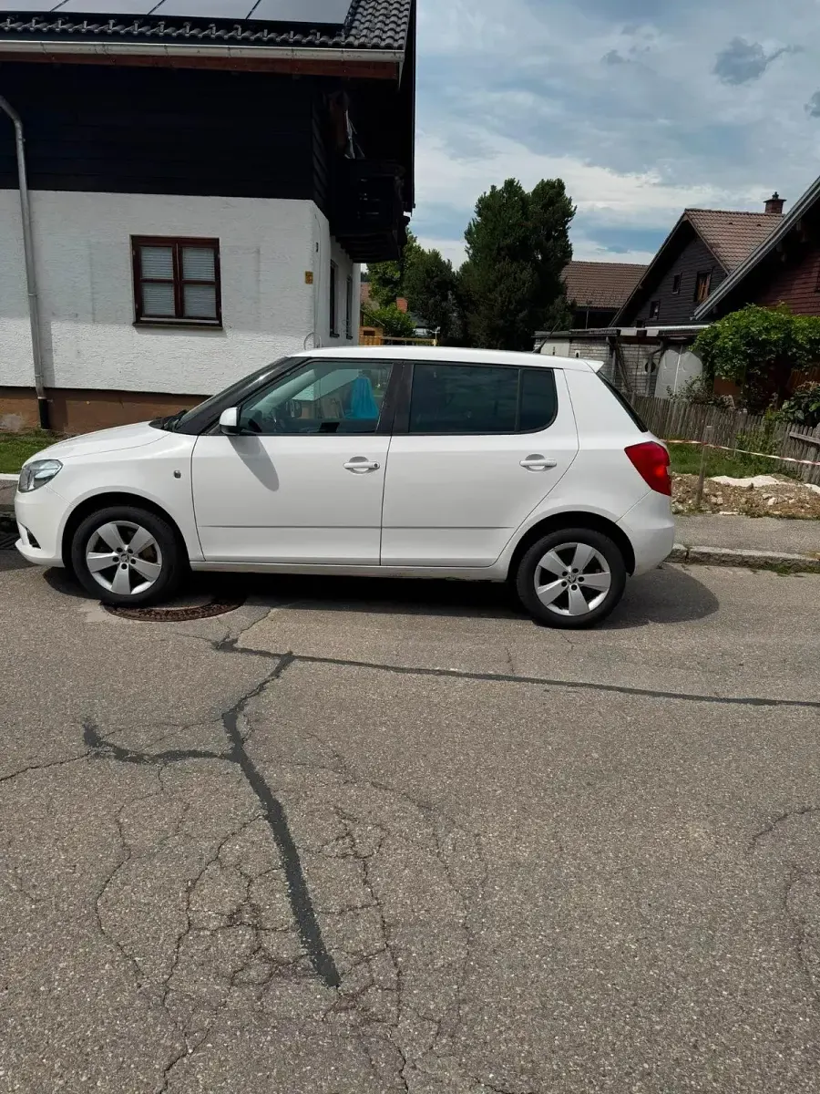 Gebraucht Skoda Fabia 105 PS (77 kW) 2014 Weiß Limousine