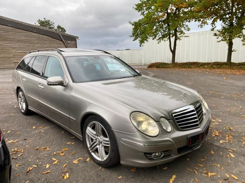 Gold Gebraucht 2008 Mercedes E280 Sport Kombi | 2.200 € - Bild 1/4
