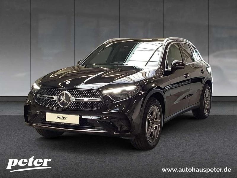 Metalliclack obsidianschwarz Gebraucht 2025 Mercedes GLC220 AMG SUV | 61.810 € (Superpreis) - Bild 1/4