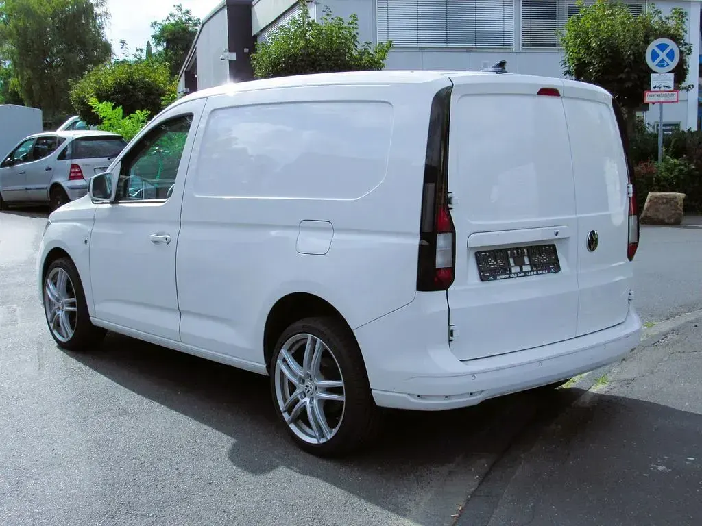 Gebraucht VW Caddy R 75 PS (55 kW) 2021 Weiß Van / Kleinbus