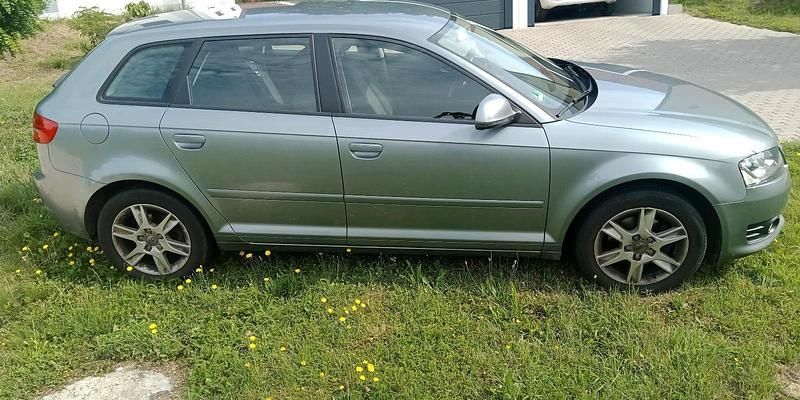 Grau Gebraucht 2009 Audi A3 Sportback Ambiente Limousine | 7.100 € (Fairer Preis) - Bild 1/2