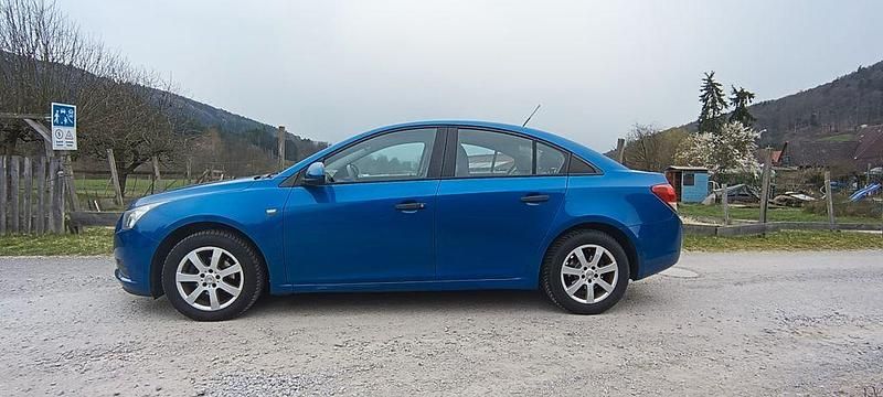 Gebraucht Chevrolet Cruze LS 124 PS (91 kW) 2011 Blau Limousine