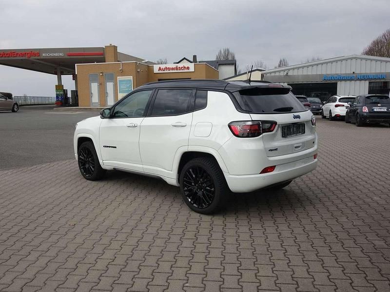 Gebraucht Jeep Compass 241 PS (177 kW) 2022 Alpine white (vr296) SUV