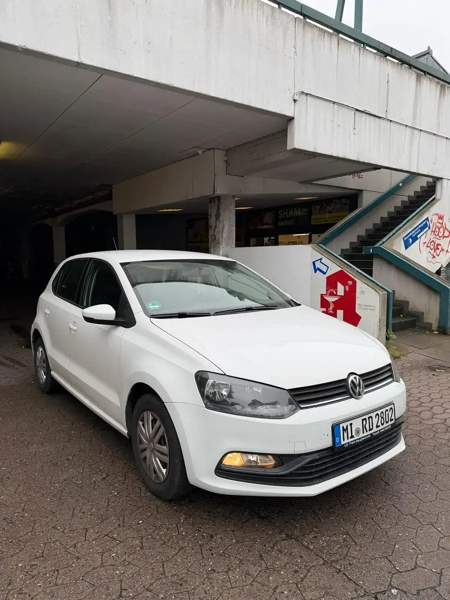 Gebraucht VW Polo 60 PS (44 kW) 2015 Weiß Kleinwagen