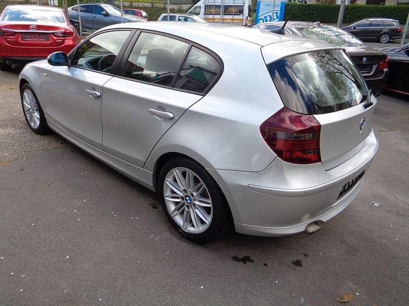 Second-hand BMW 118 143 CP (105 kW) 2009 Argintiu Hatchback