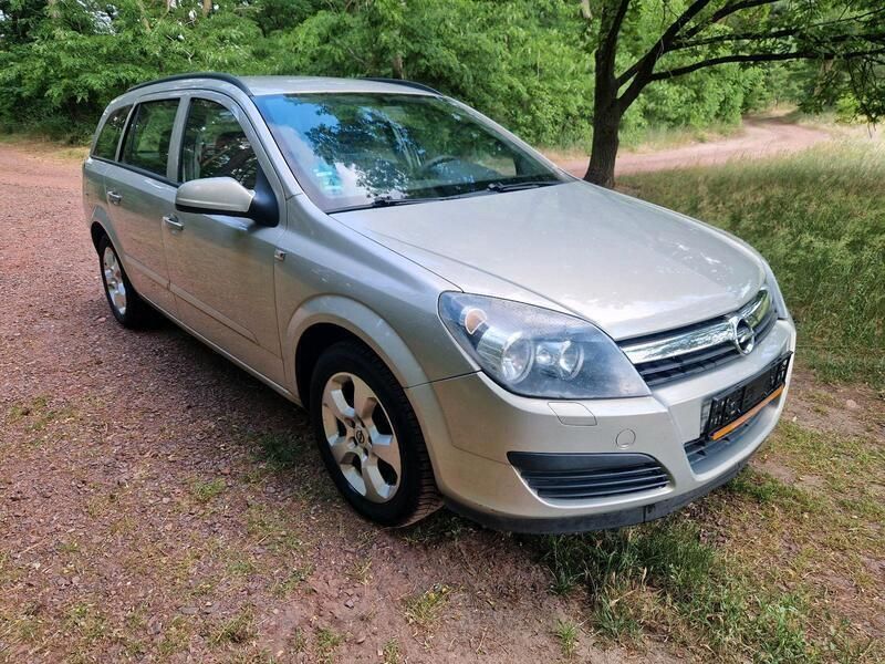 Grau Gebraucht 2005 Opel Astra Kombi | 1.500 € (Fairer Preis) - Bild 1/4