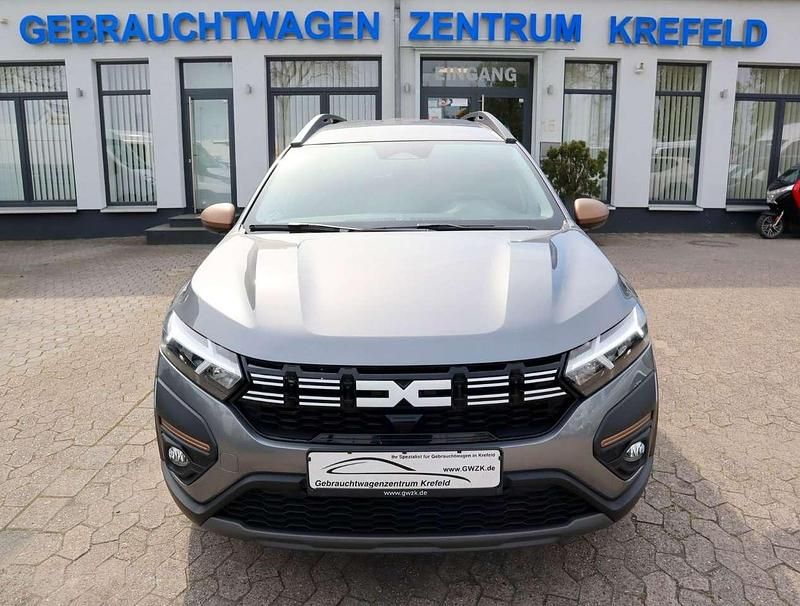 Gebraucht Dacia Jogger 101 PS (74 kW) 2025 Grau Van / Kleinbus