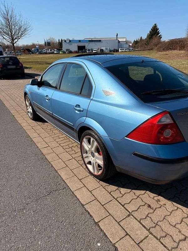 Gebraucht Ford Mondeo 164 PS (120 kW) 2005 Blau Limousine
