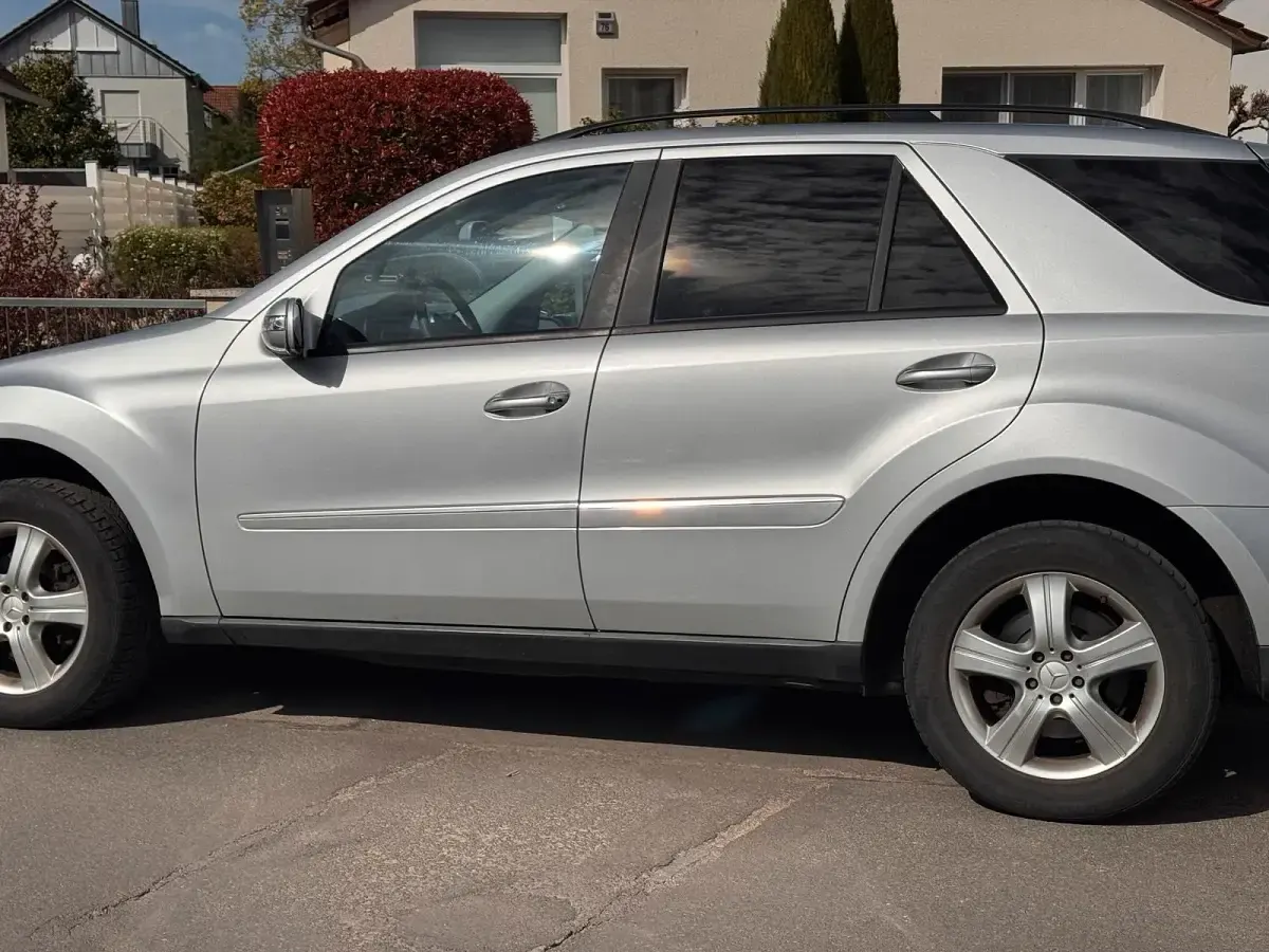 Brugt Mercedes ML320 224 HK (164 kW) 2006 Sølv SUV