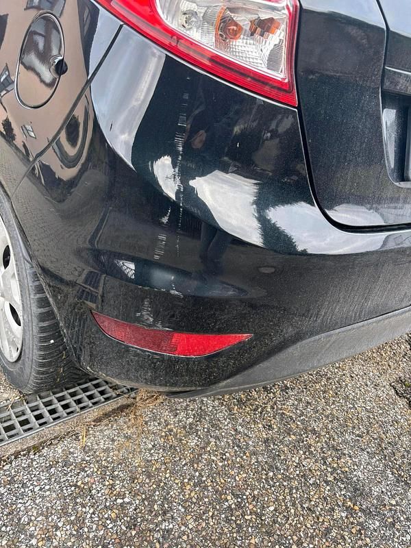 Gebraucht Ford Fiesta 60 PS (44 kW) 2015 Schwarz Kleinwagen