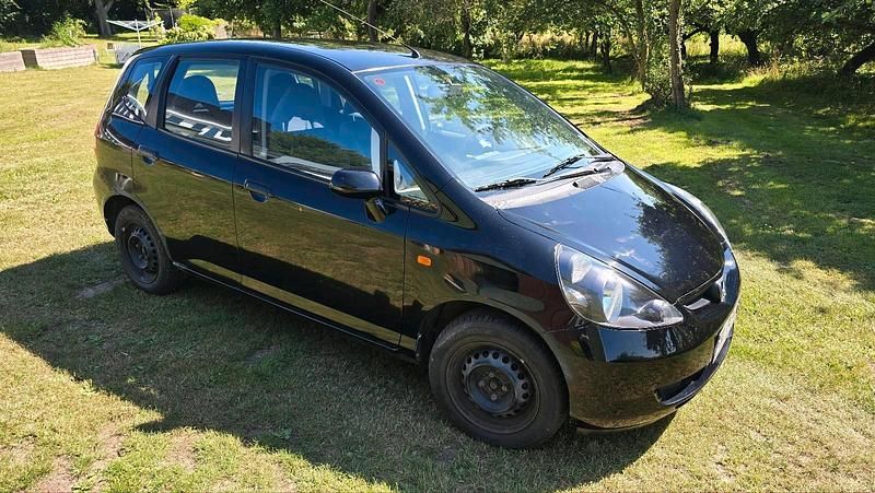 Schwarz Gebraucht 2003 Honda Jazz Kleinwagen | 750 € - Bild 1/4