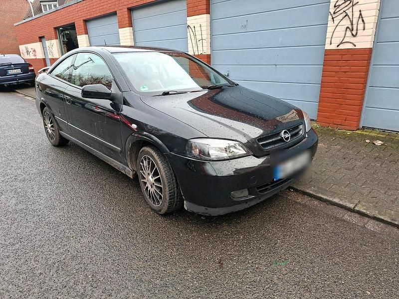 Gebraucht Opel Astra 147 PS (108 kW) 2001 Schwarz Coupé