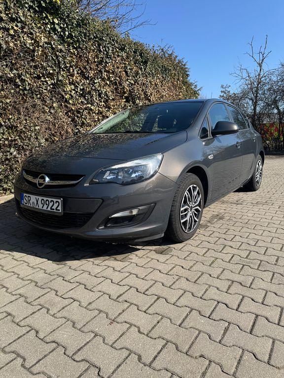 Gebraucht Opel Astra 116 PS (85 kW) 2015 Grau Kombi