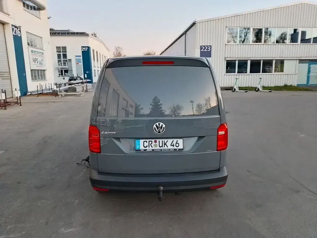 Second-hand VW Caddy Conceptline 102 CP (75 kW) 2019 Gri Monovolum